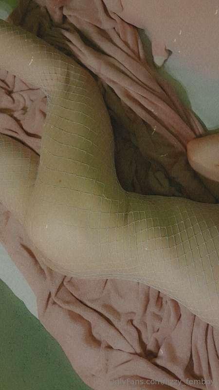 I'm dressed up for you, come grope me and use me <3   Let me..
