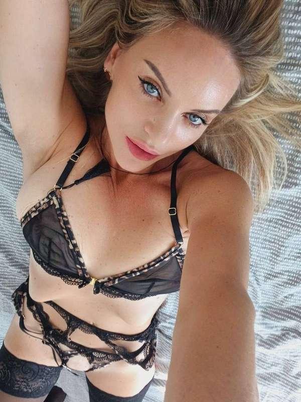 Did you come here to jerk off or just to stare? The former i..