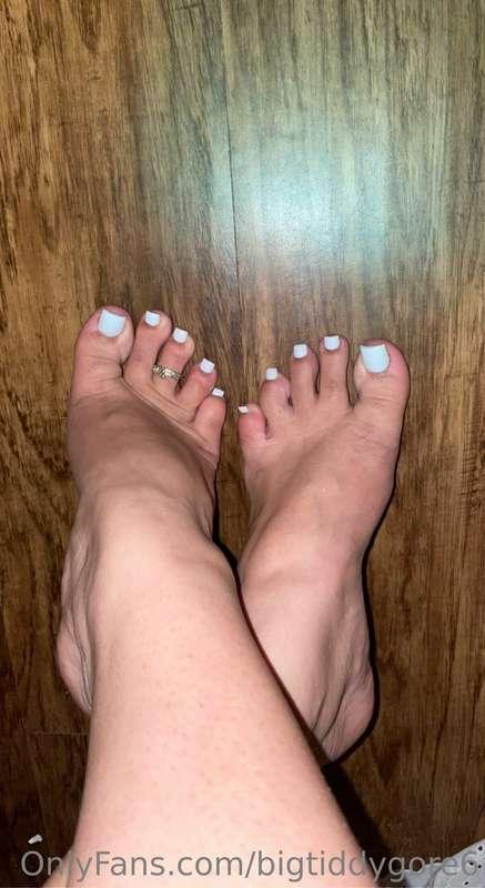 do you like my toesies? 🫣