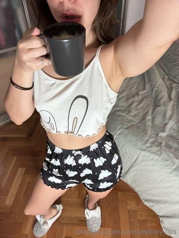 Gooood morning my non-VIP perverts! It's been ONE YEAR since..