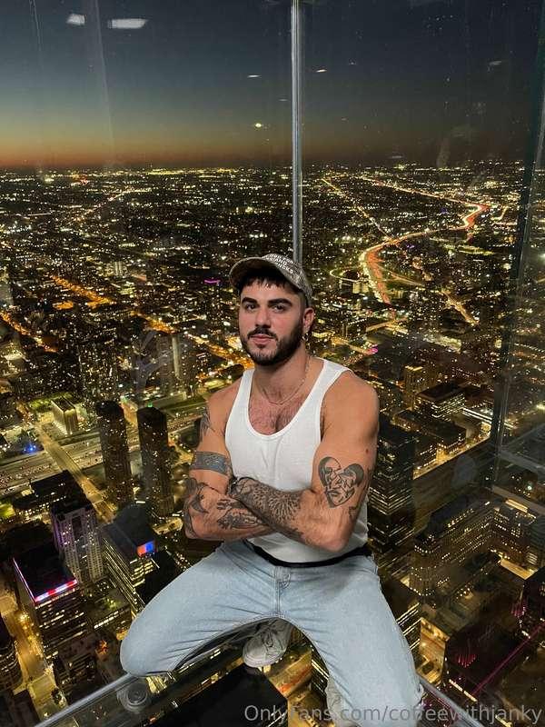 feeling on top of the world now that the weekend is here :)