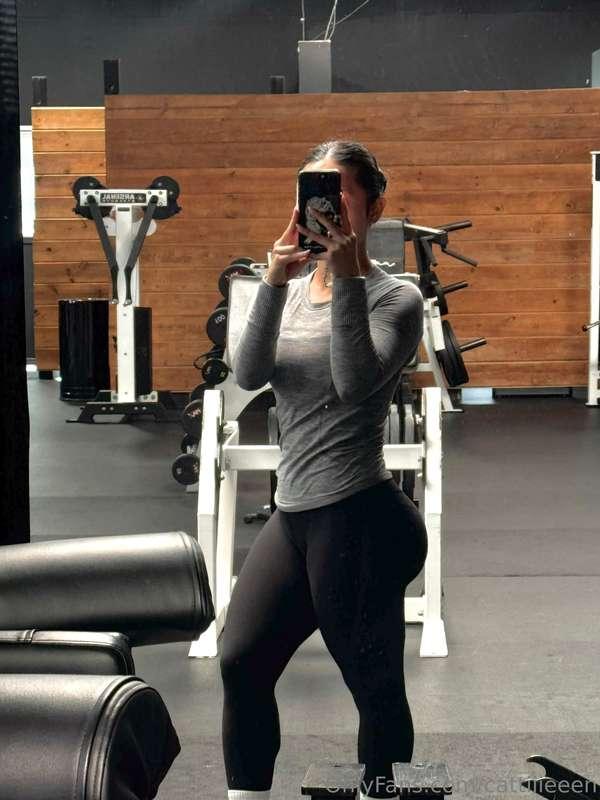 if you spotted me at the gym, would you shoot your shot? be ..