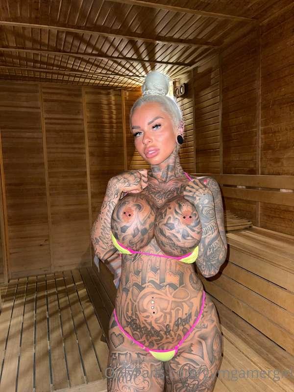 Would you fuck me in a sauna ? 😳☀️🔥