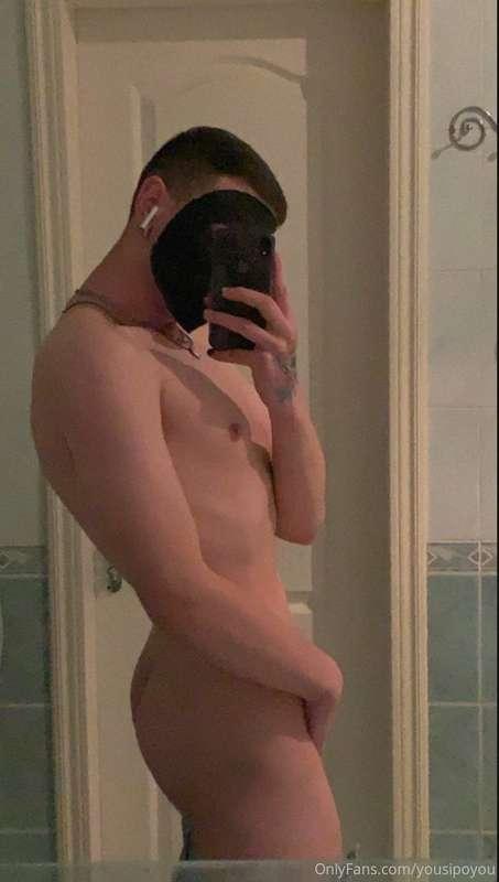 Walking naked around the house while making beauty mask ❤