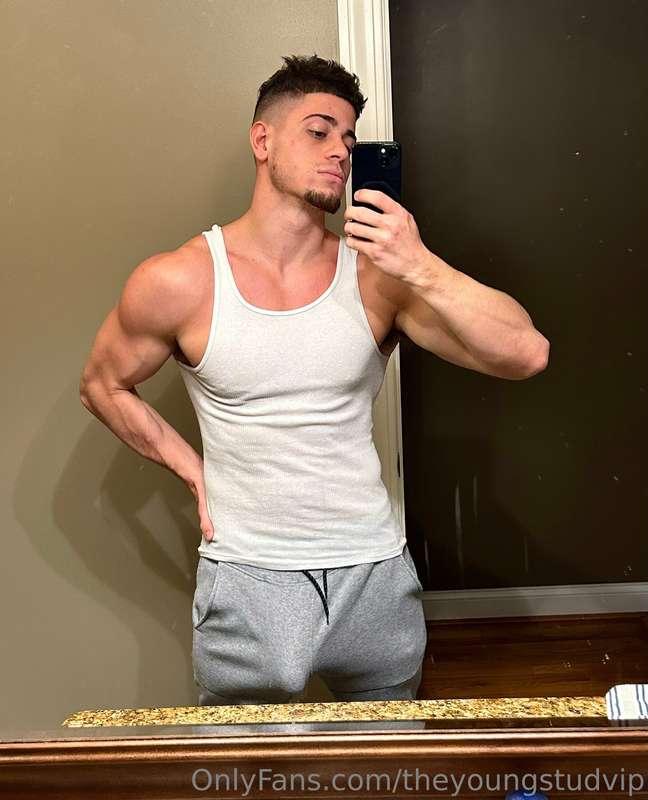 I’m horny… drop a tip if you can help me 💦 and I’ll send you..