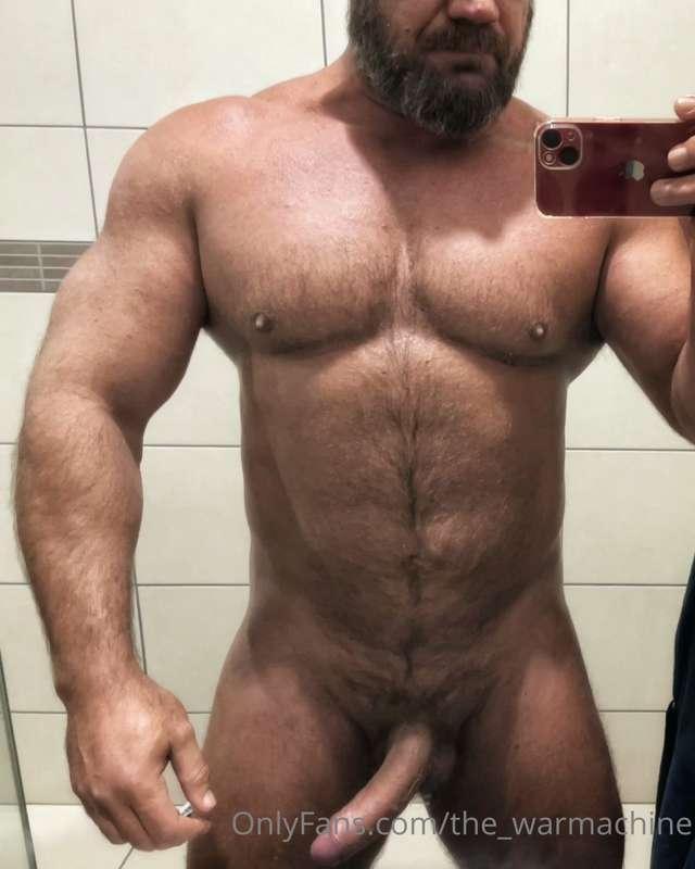 Apologies, I posted the cropped version of this picture this..