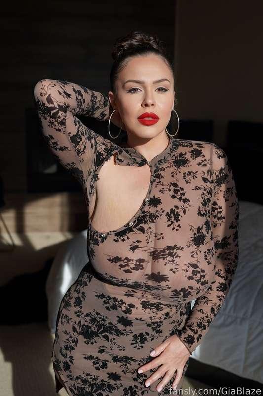 Ready to make your day a little better? 😘

#bigtits #goddess #sexy #milf #latina #dress #mistress #bigboobs #sheer #ebony