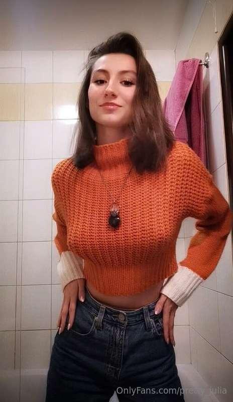 💘🎀𝘏𝘖𝘙𝘕𝘠 𝘎𝘐𝘙𝘓💘🎀 ❤️My girl @amyvalentinexxx looks shy but 😈 sh..