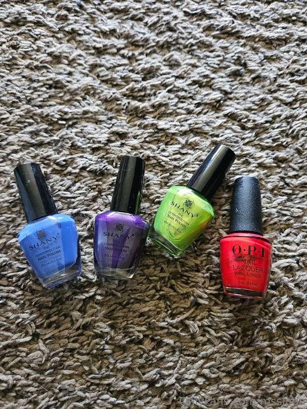 Alright I gotta touch up my nails... Should I stay red or sh..