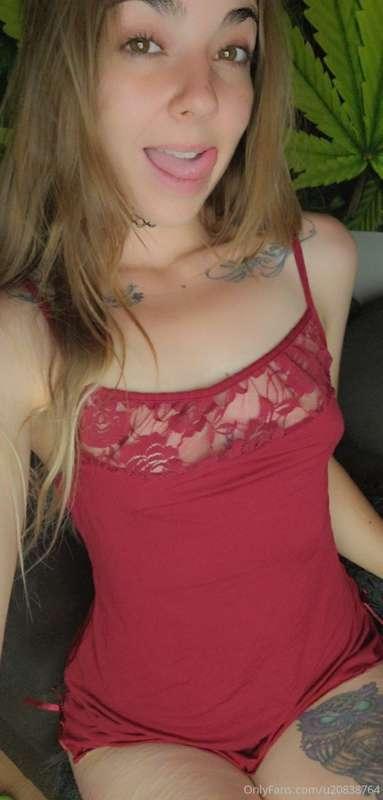 Happy hump day 😏 I've been so horny! 🥵