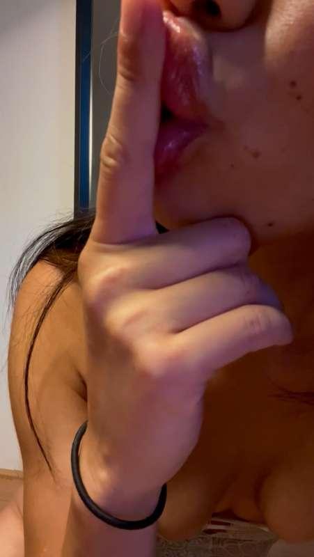 Asmr fingerlicking 