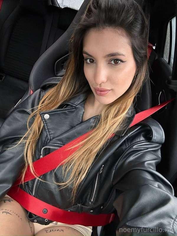 Un giro in auto, vieni con me?🤭❤️