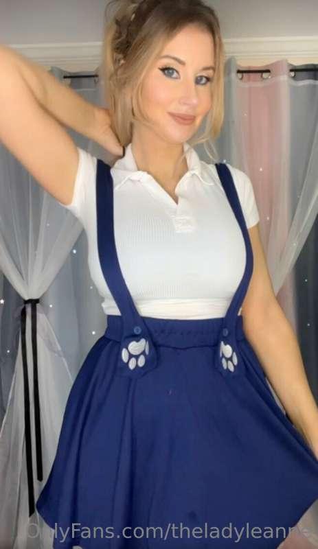 Can I be your teacher’s pet?

Always yours,
Lady Leanne ♥️