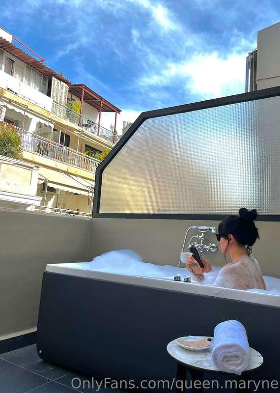 Join me in my bath 🛁 🫧