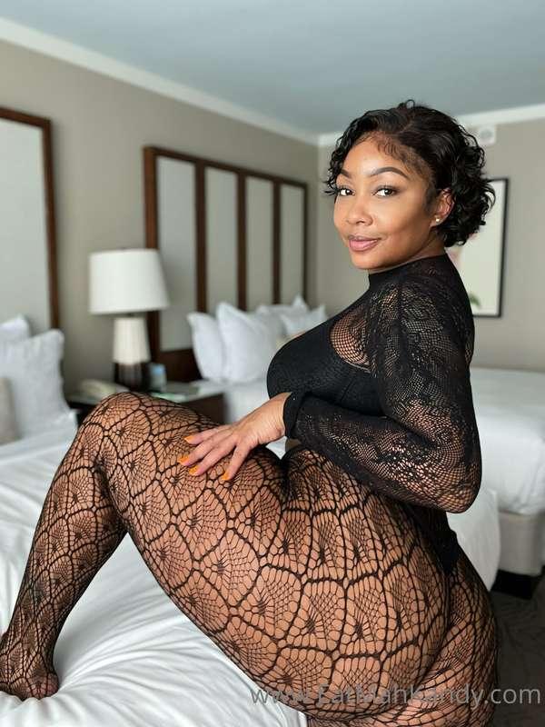😈