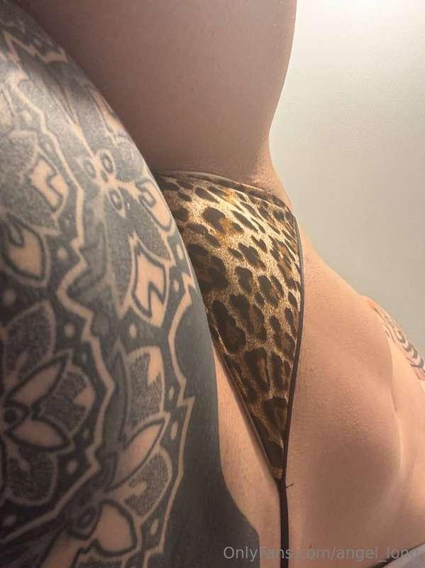 Morning all 😈 This mornings panties…I’ve gone leopard print ..