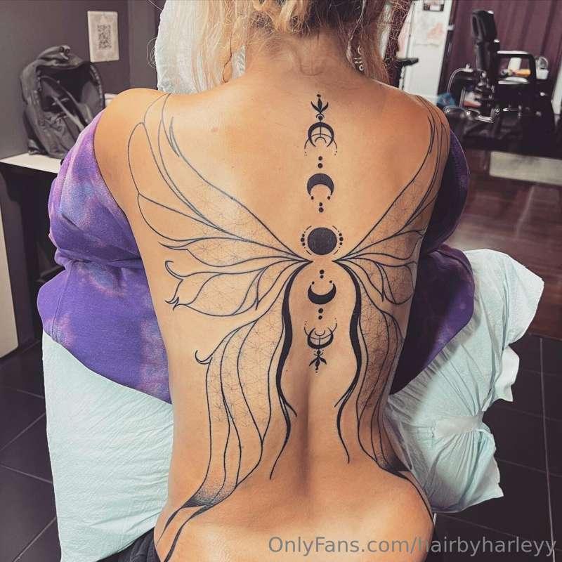 new tattoo reveal 🧚‍♀️🦋🌙❤️🫶🏼🥰💋
