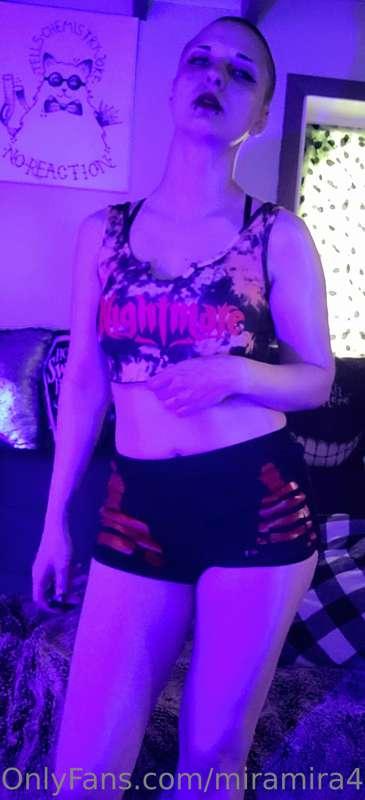 I wana be your favorite lil nightmare 😈