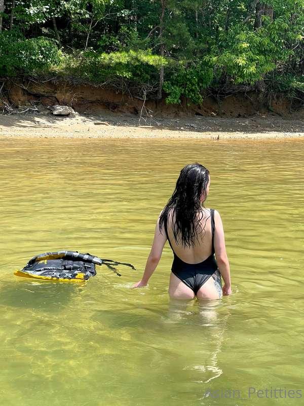 I found a secluded area for us to Netflix and Chill (but I'm..