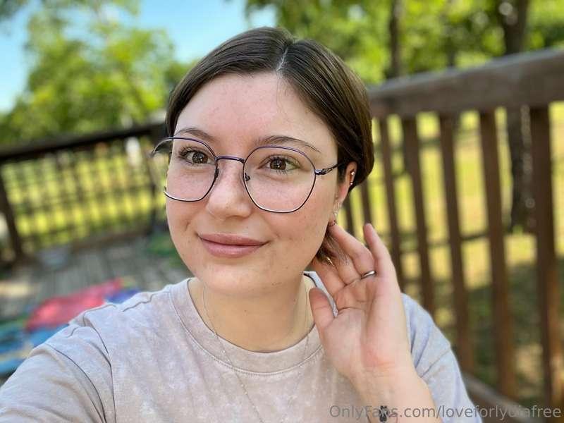 Such a pretty day for gardening & swimming🧡
