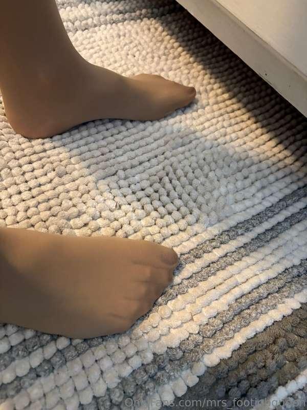 mrs_footjobqueen image #5