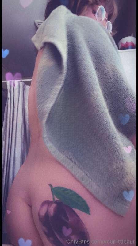 Who wants a bit of my sweet plum? 🫦 A surprise just for you ..