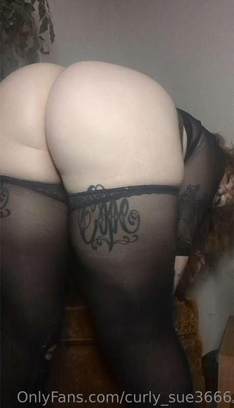 spank here 🖤