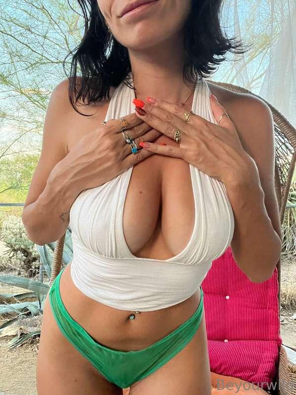 Would you let me motorboat you?! 😋 asking for a friend!
