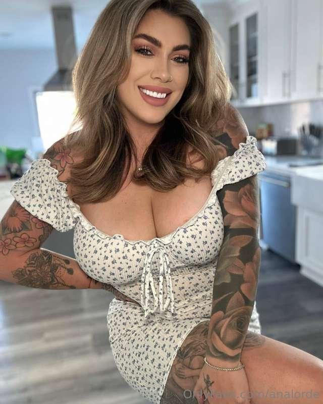 Wanna taste me in the kitchen? 😜 @ana.vip