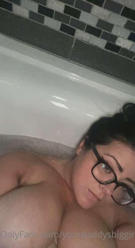 Take a bath with me 🧼🛁