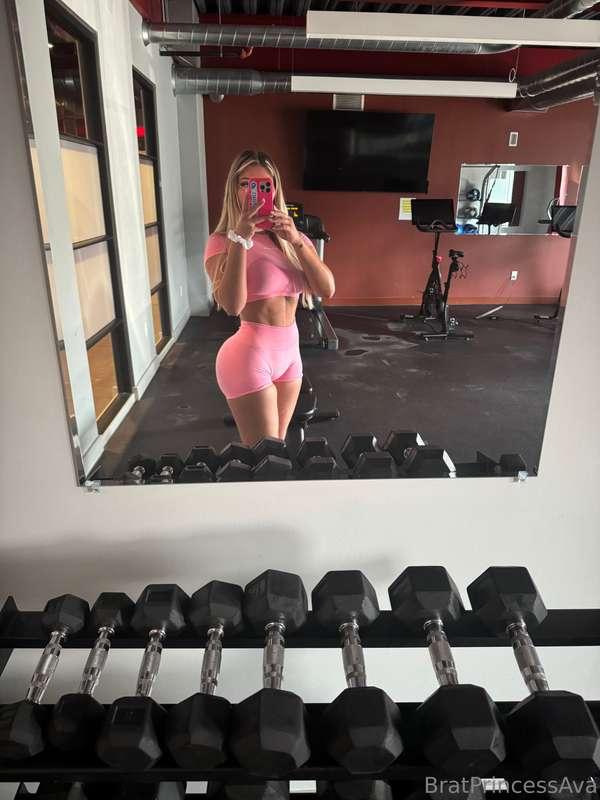 Hello losers. Wanna smell my sweaty gym socks and thong?