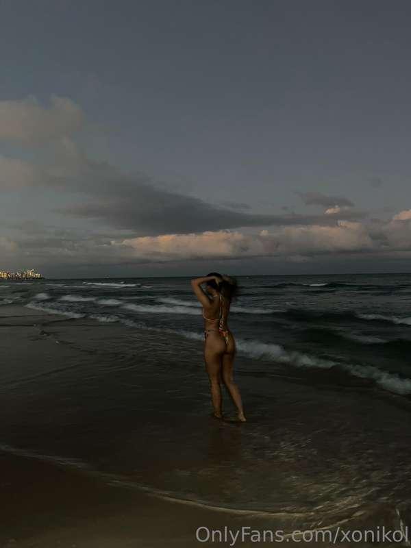 I love the beach🙈🥰