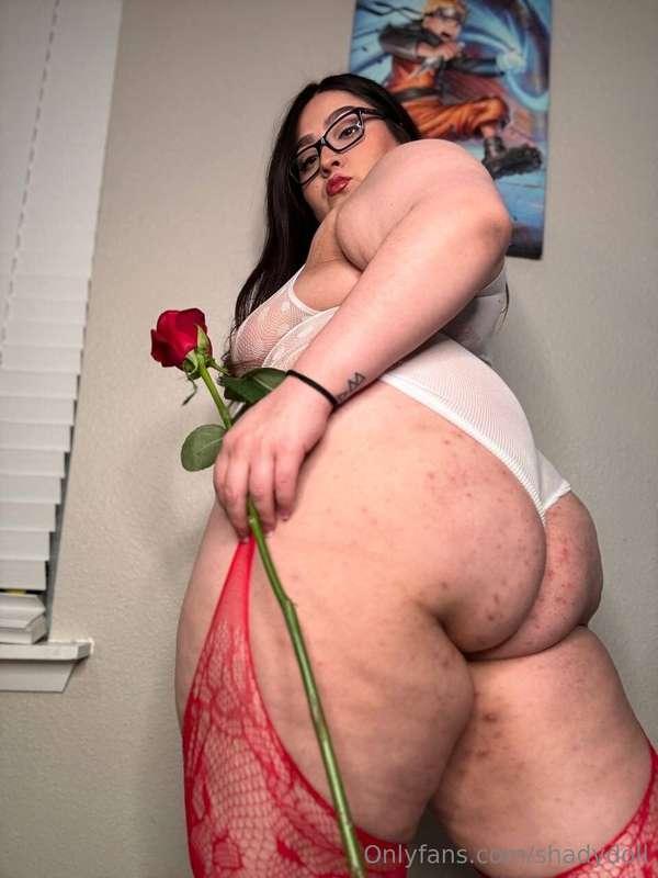 I love it when you admire my big booty 💦💦WORSHIP ME 😇🥴