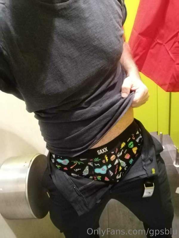 How many different emojis you can see...?🤔(🍆)