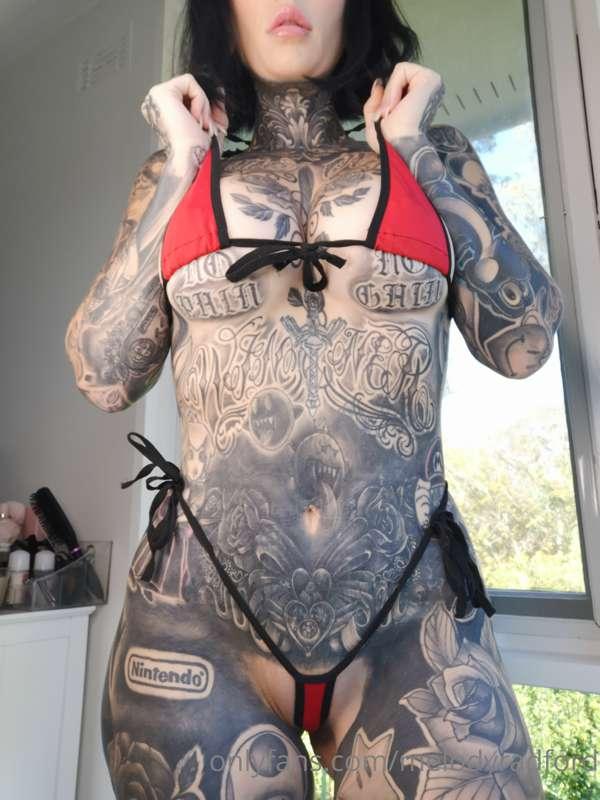 Hot micro bikini photos 🤤 
Swipe for full set 😉
